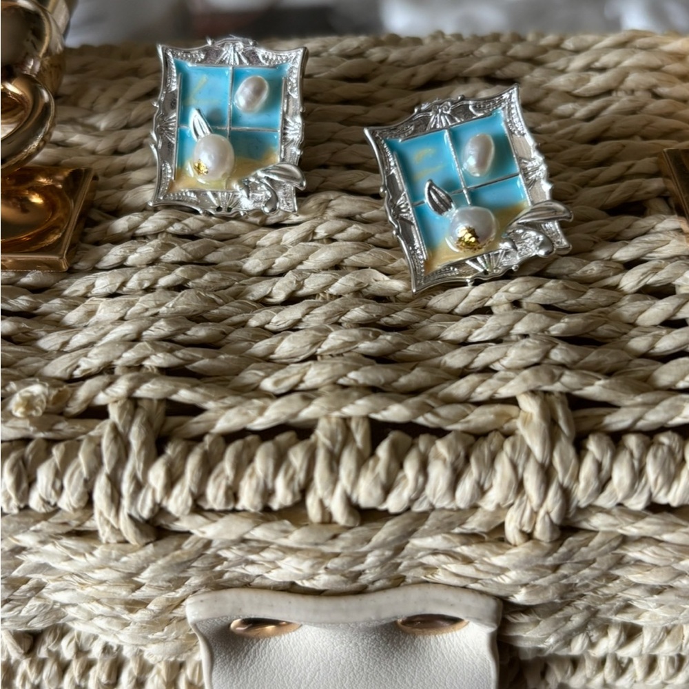 Picture Frame Pearl Earrings